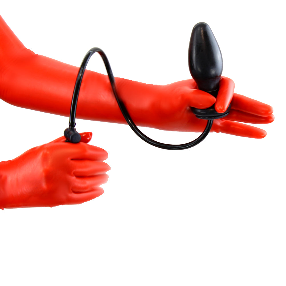 Nahaufnahme des Latex Butt Plugs mit glatter Latexoberfläche und Druckventil.
