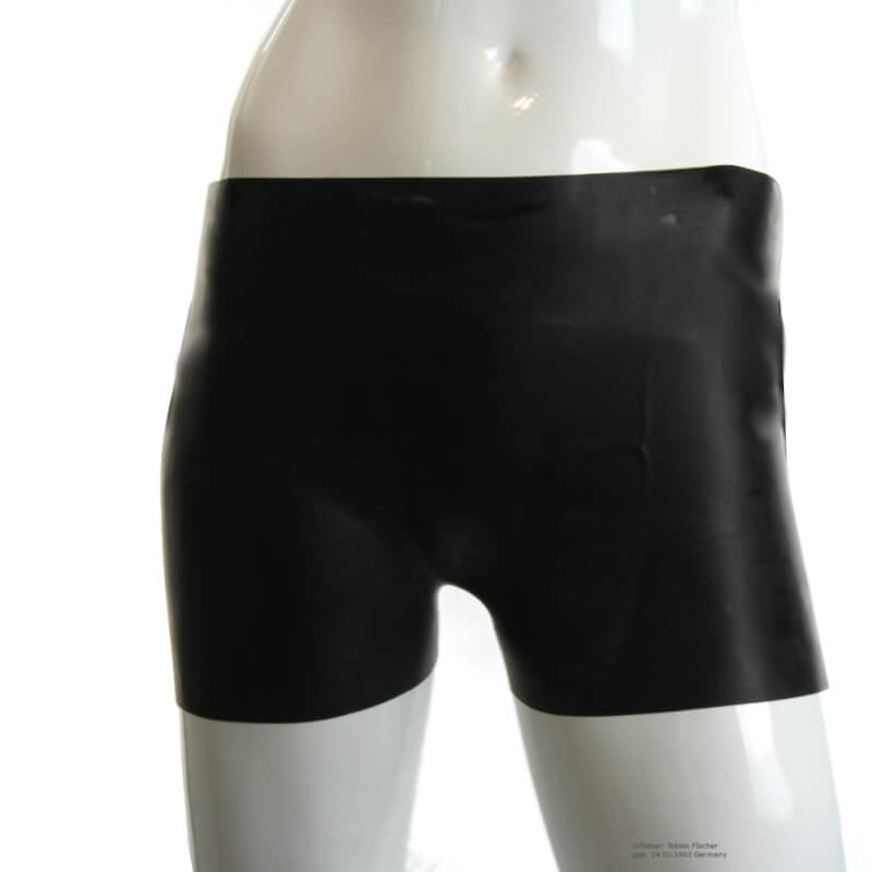  Detailansicht der offenen Schrittpartie der Latex Hotpants OUVERT.