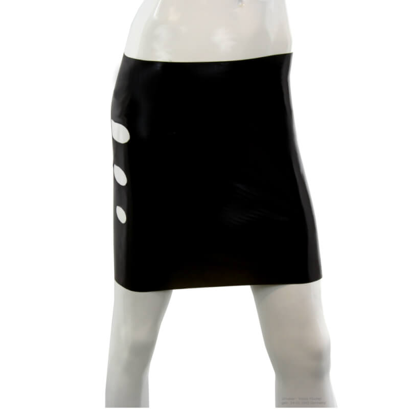 Seitlich offener Latex Minirock von LatexDreamwear in Schwarz.